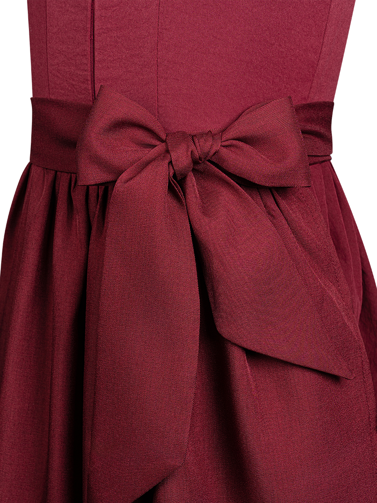 Dirndl mit schwarzer Spitzenbluse