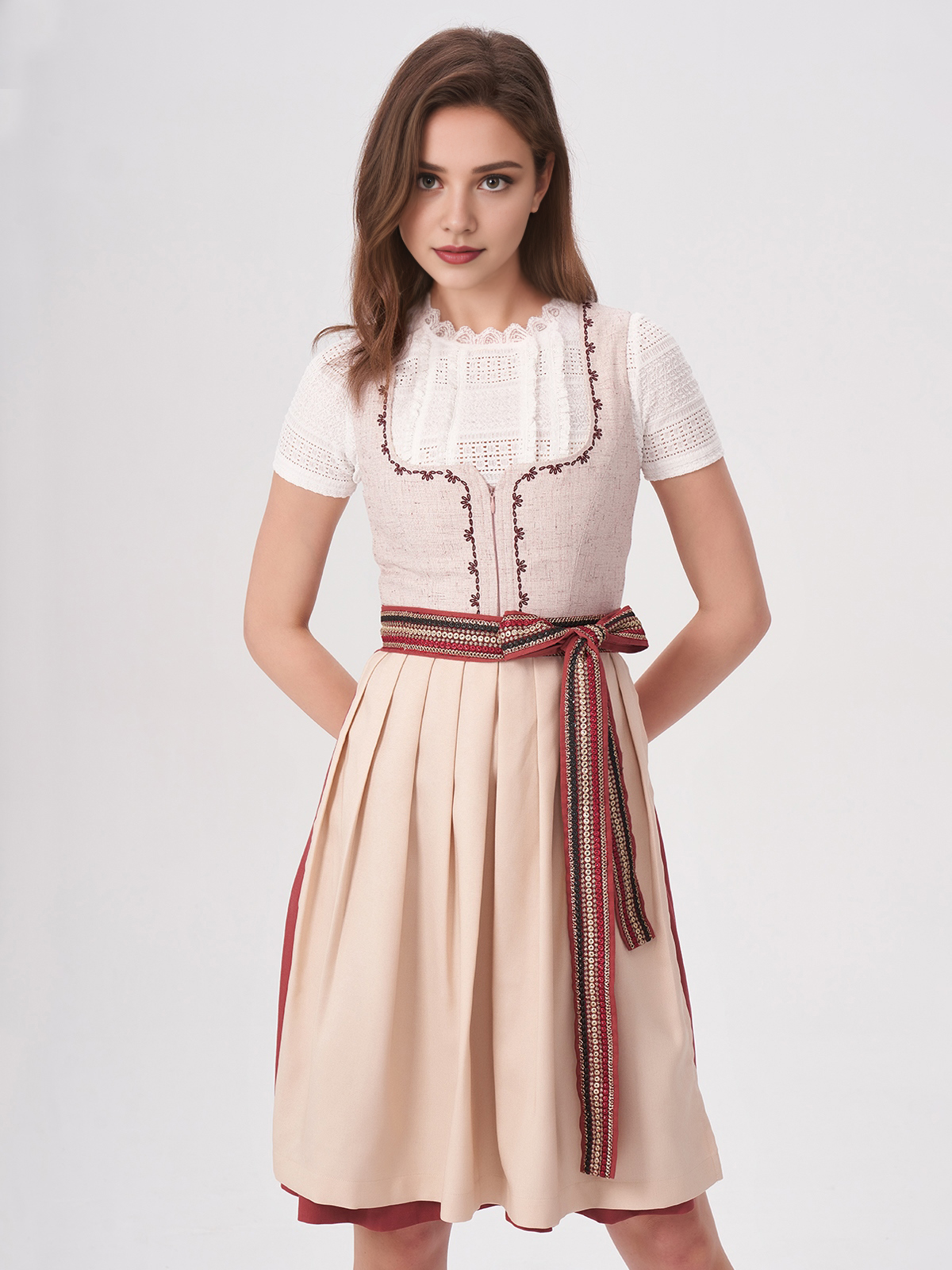 Dirndlbluse in Rosa mit feinen Details