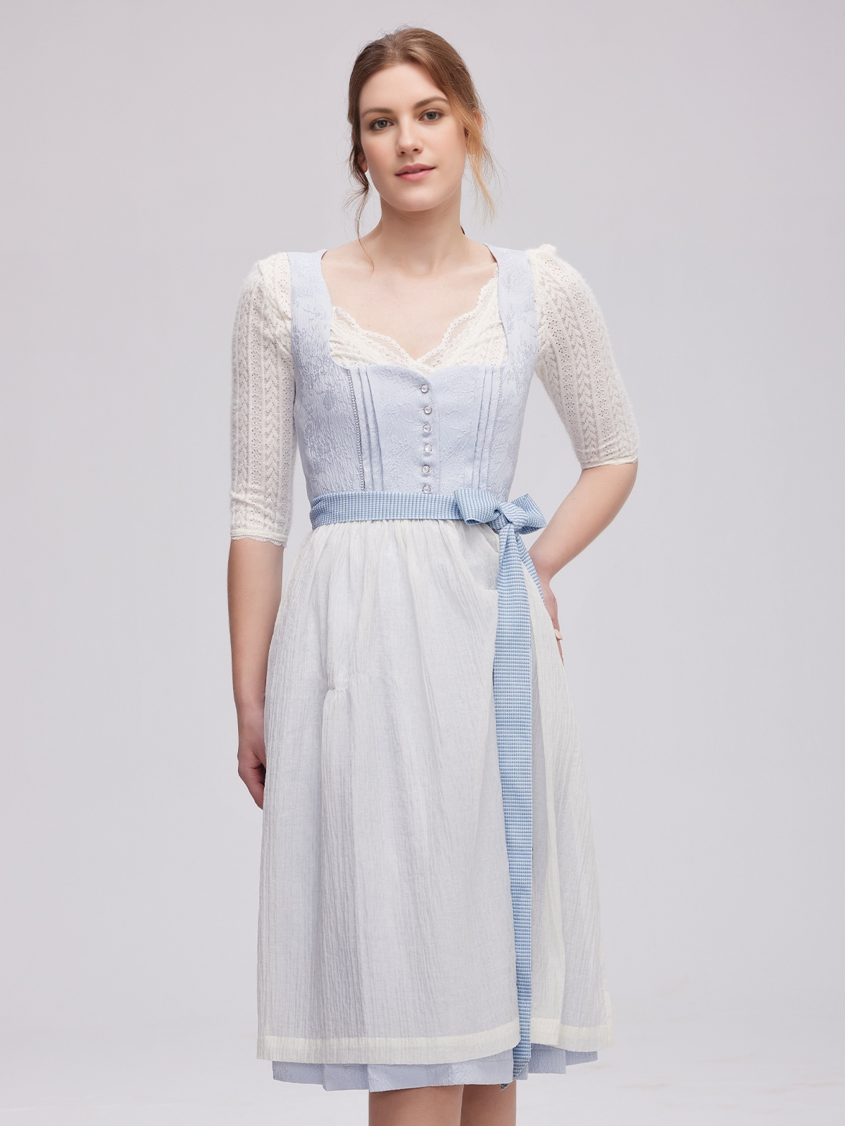 Dirndl in Blau – stilvolle Tracht für festliche Anlässe