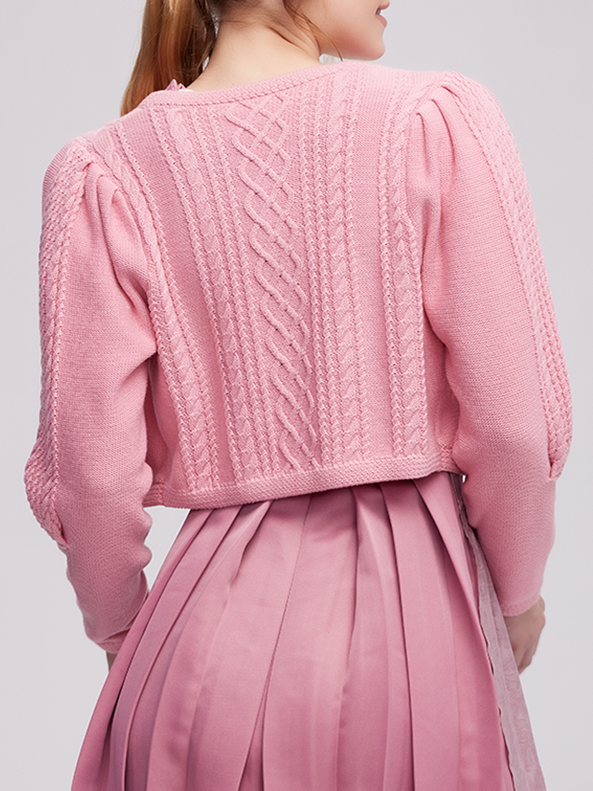 Modernes dunkelblaues Dirndl mit raffinierten Details