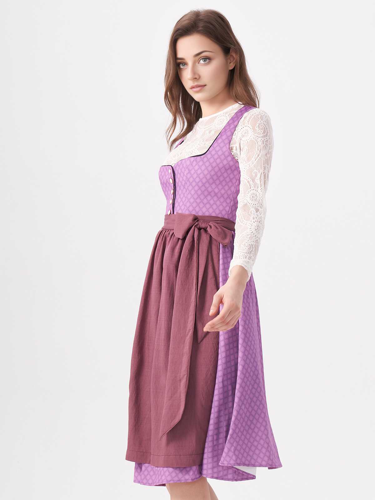 Grünes Dirndl mit floralen Details