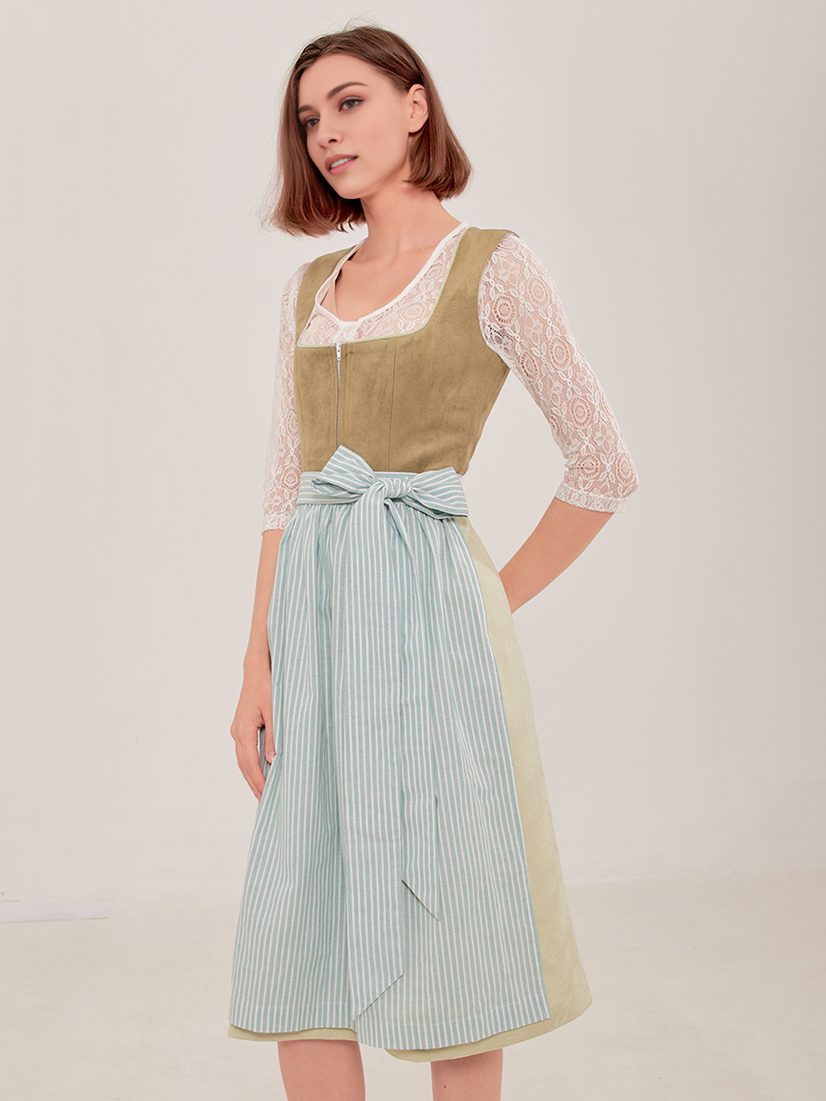 Dirndl Wildleder in Grün