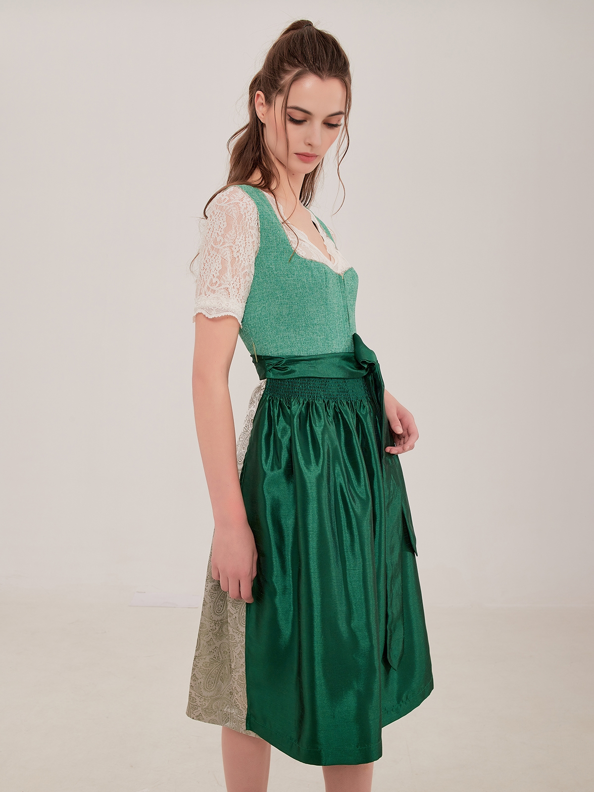 Elegantes blaues Midi Dirndl
