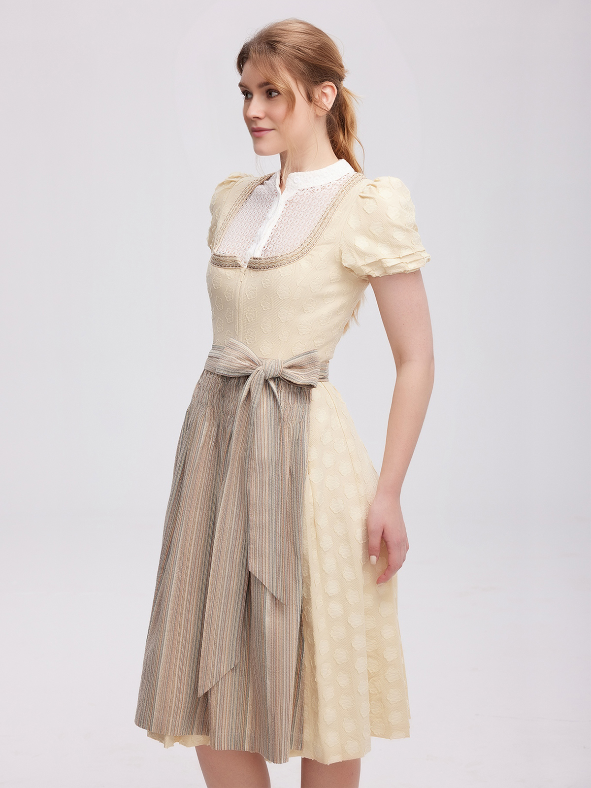 Dirndl in Gelb – ein moderner Look mit traditionellem Charme