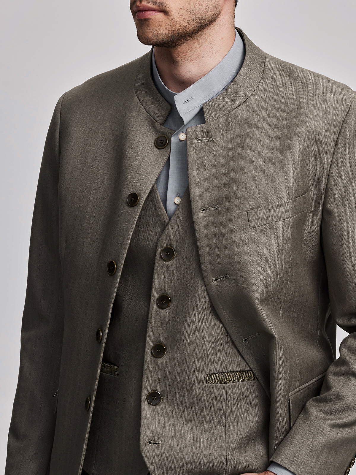 Lange Dirndlbluse in Braun