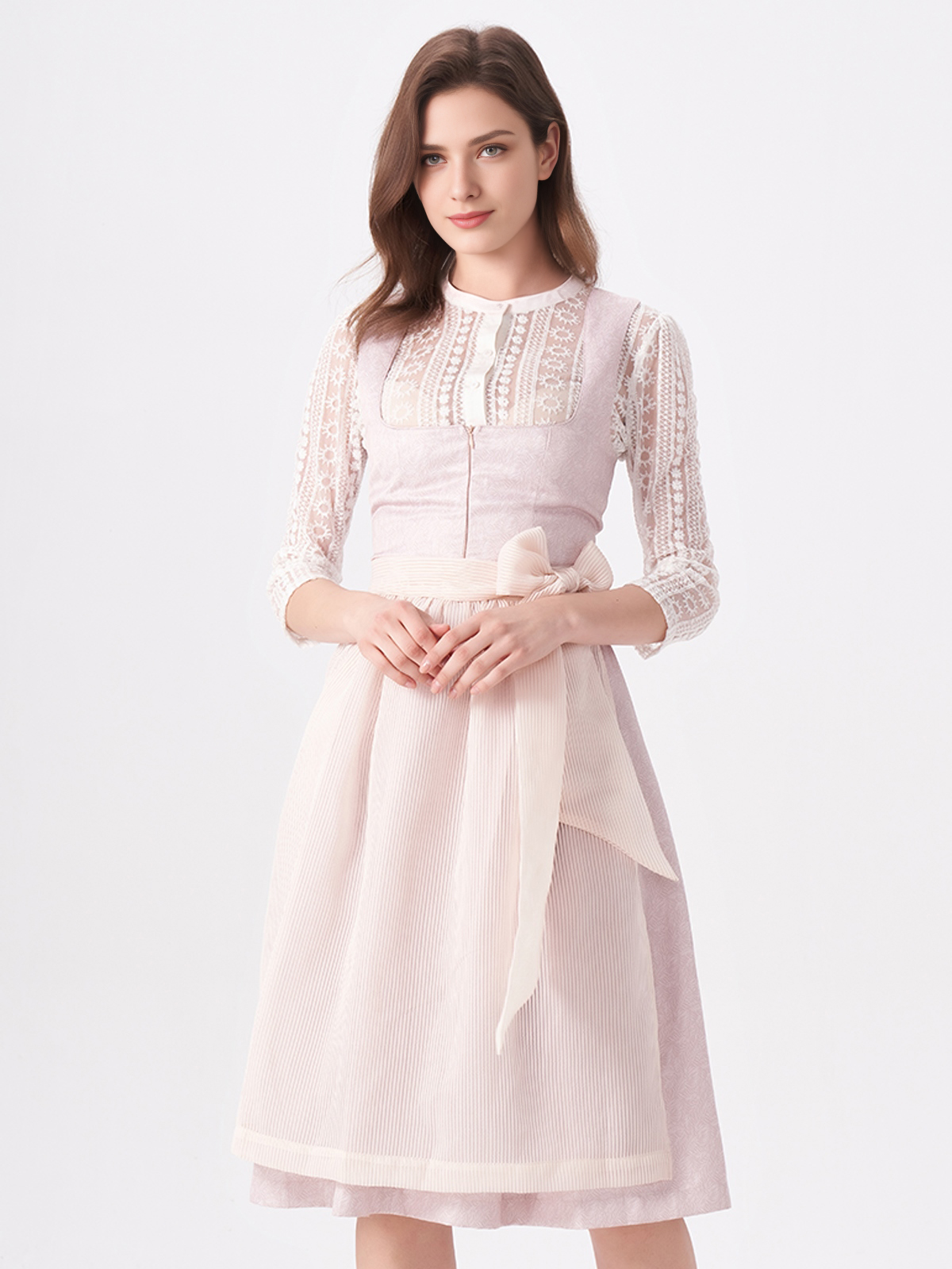 Dirndl in Rosa mit modernem Schnitt
