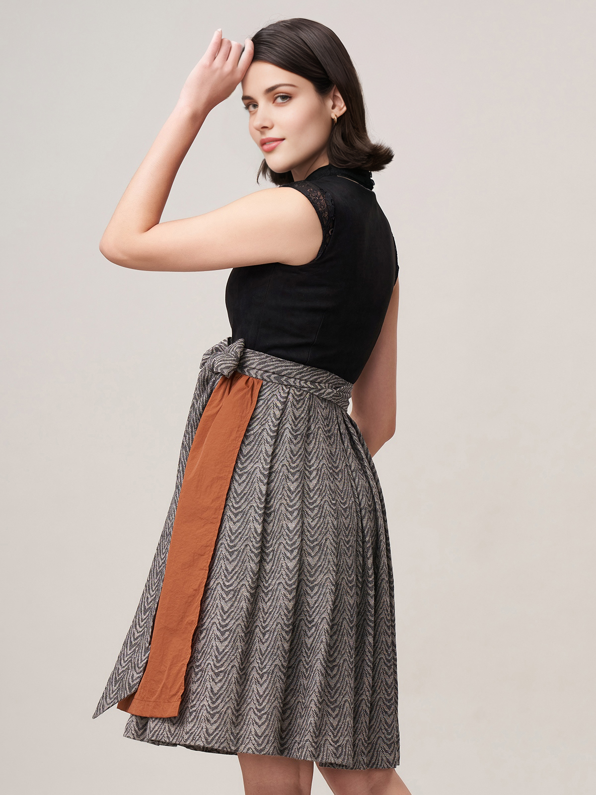 Dunkelblaues Dirndl – Eleganz in Perfektion