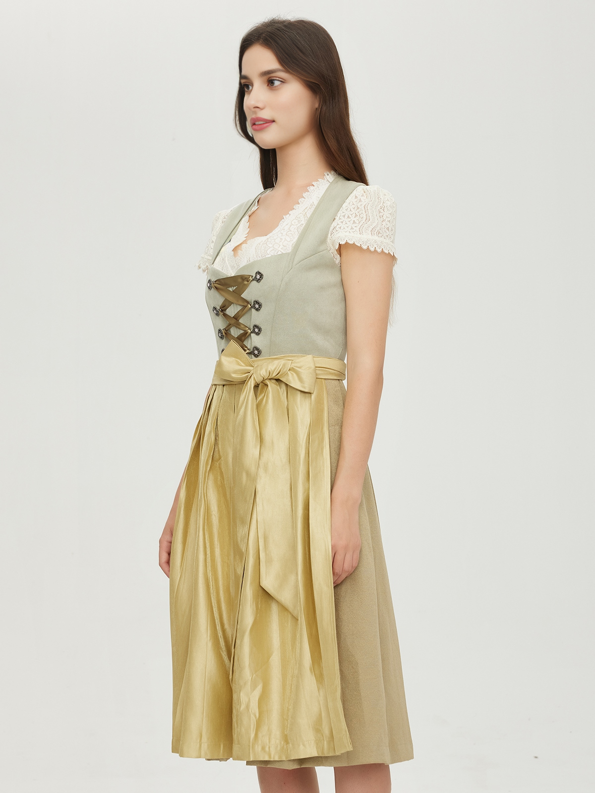 Modernes weinrotes Dirndl mit schlichter Silhouette