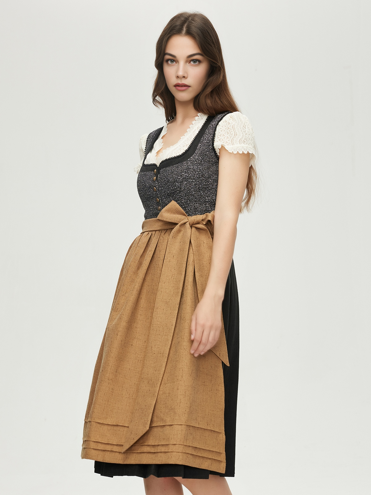 Elegantes schwarzes Dirndl mit besticktem Mieder