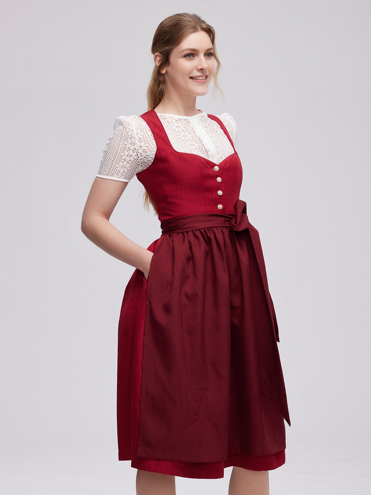 Modernes rotes Dirndl von Ehreer