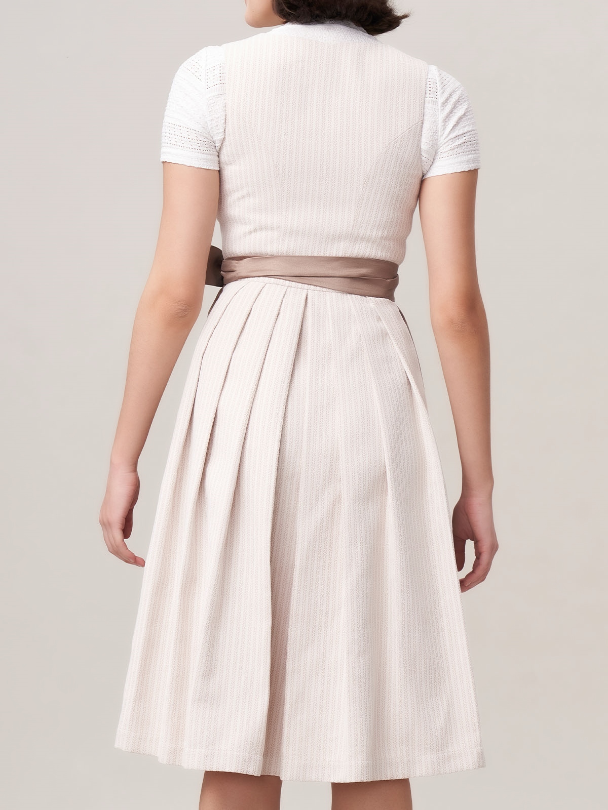 Dirndlbluse schwarz hochgeschlossen