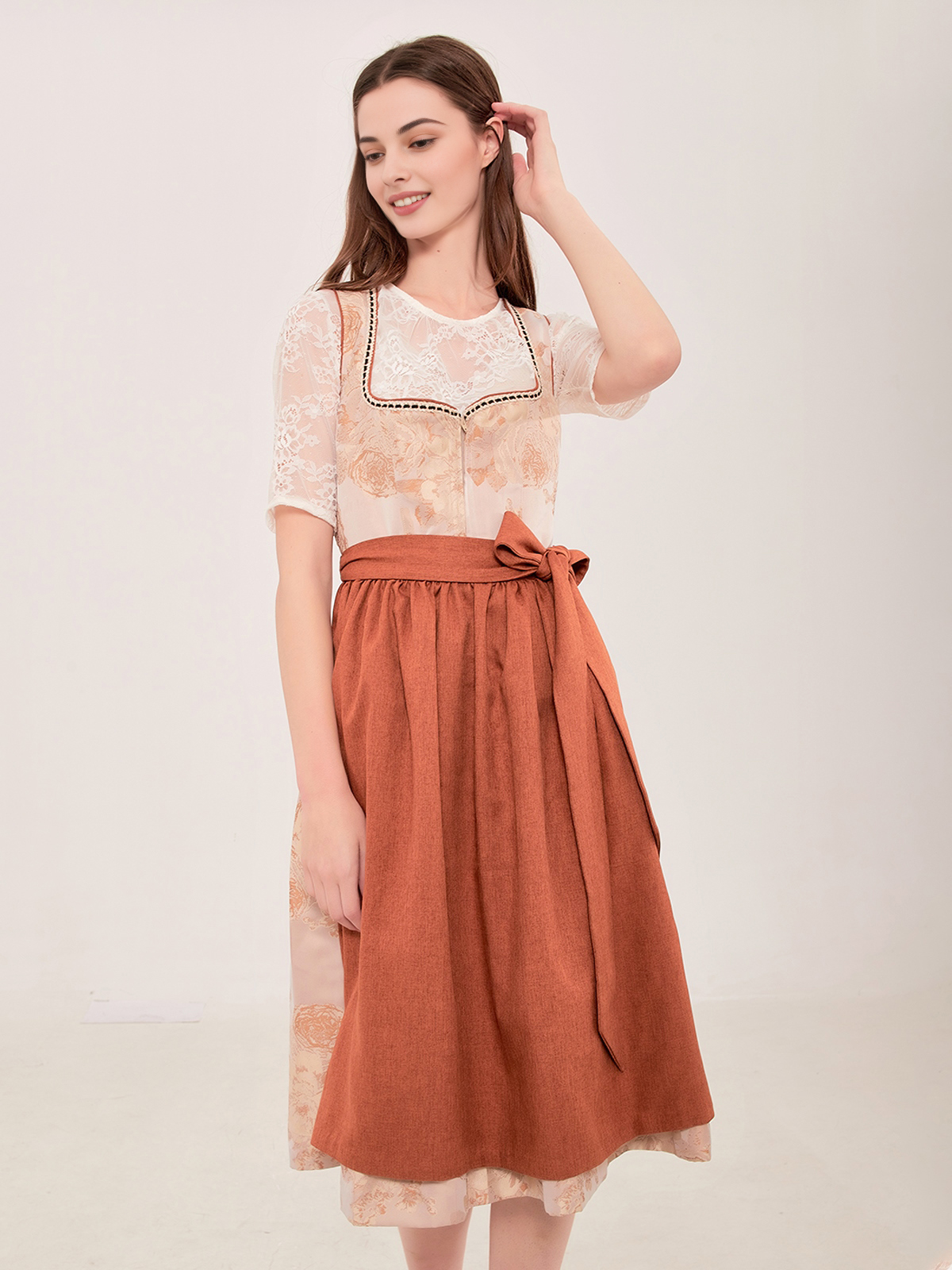 Dirndl in Braun – Tradition trifft Moderne