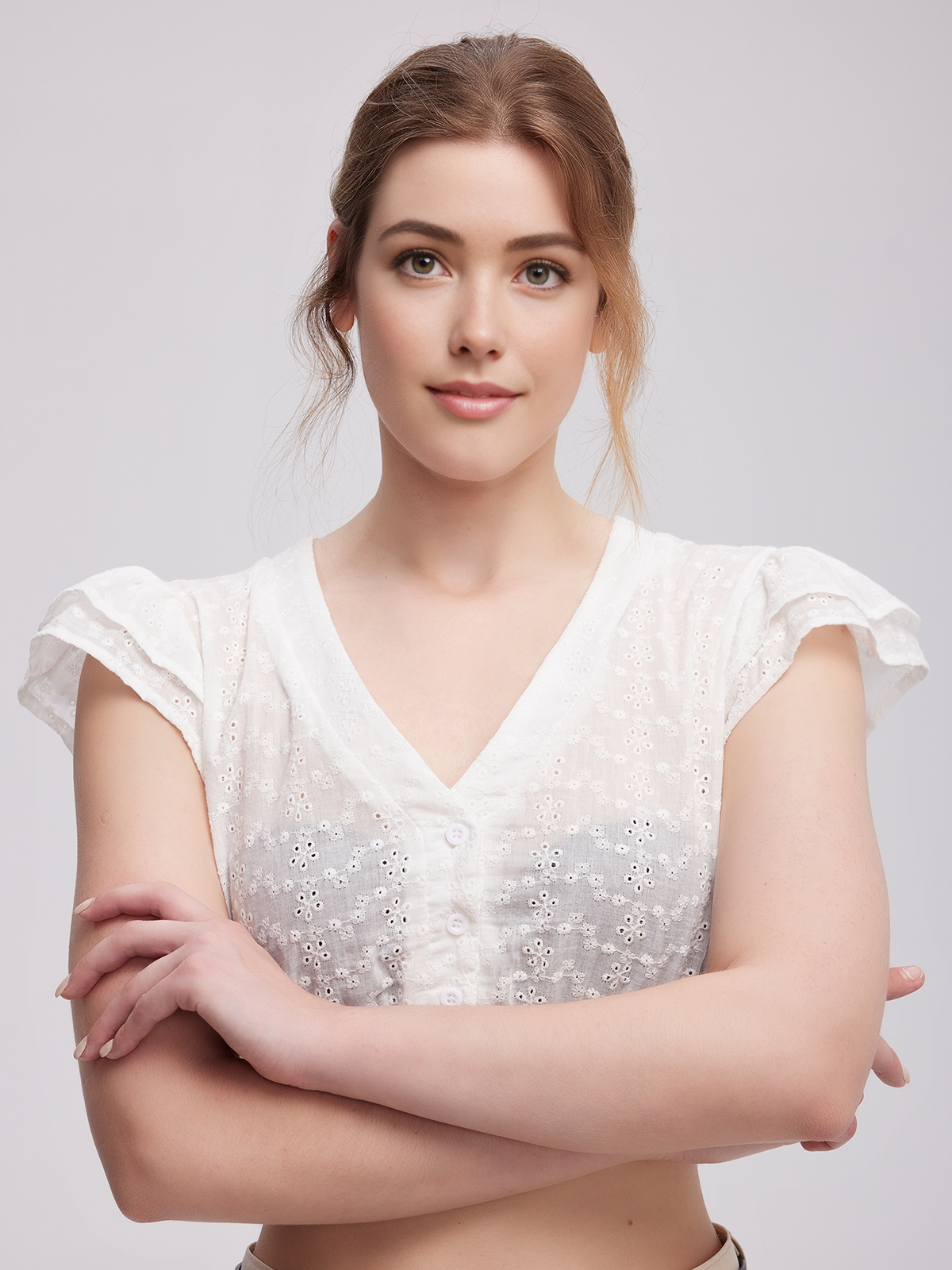 Dirndl in Weiß mit Spitzenbluse